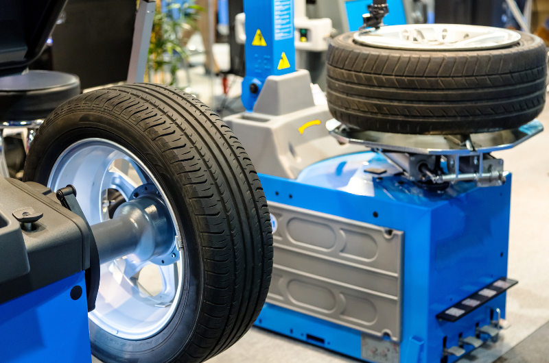 Au Garage Étampes, notre expertise en montage et équilibrage de pneus