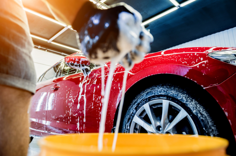 Optez pour l'excellence en matière de nettoyage automobile avec notre service à l'aide des meilleurs produits d'entretien pour voiture.