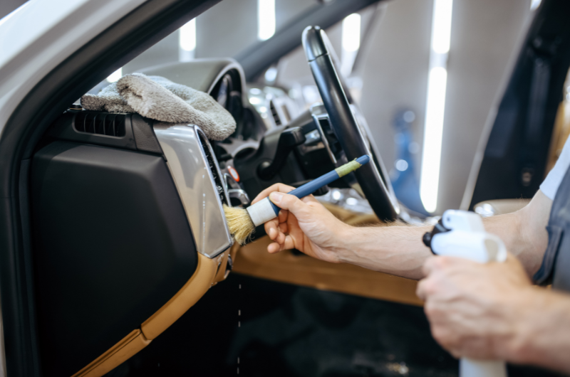 réparation autoradio en utilisant des équipements professionnels chez garage expert étampes
