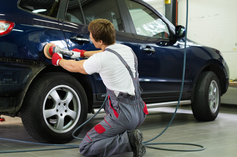Lire la suite à propos de l’article Guide complet sur la réparation carrosserie voiture